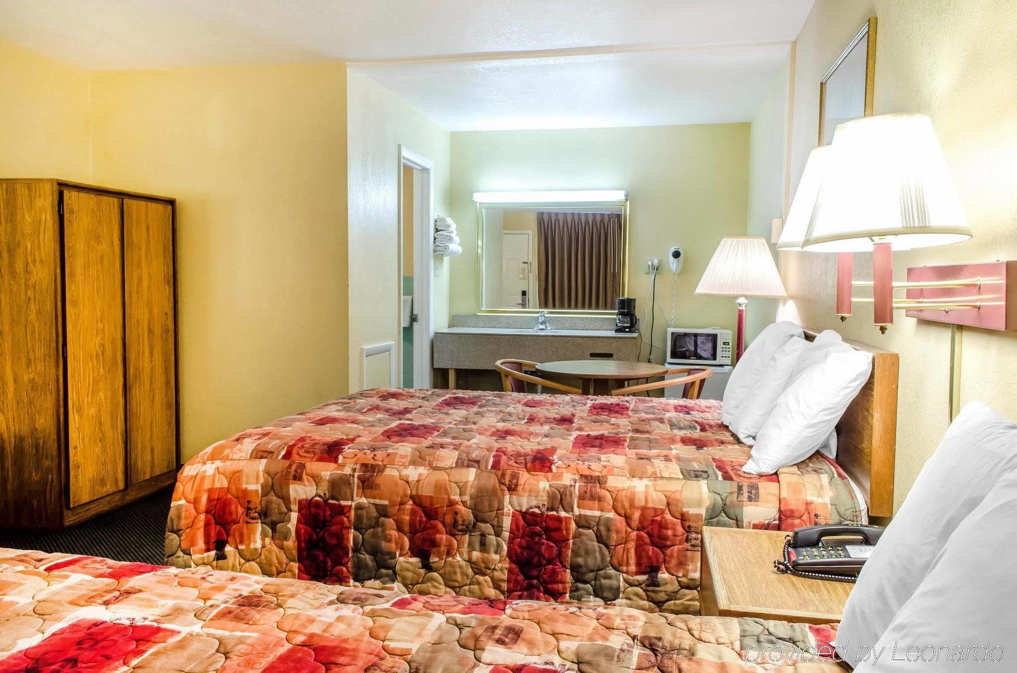 Relax Inn Lewisburg Bagian luar foto