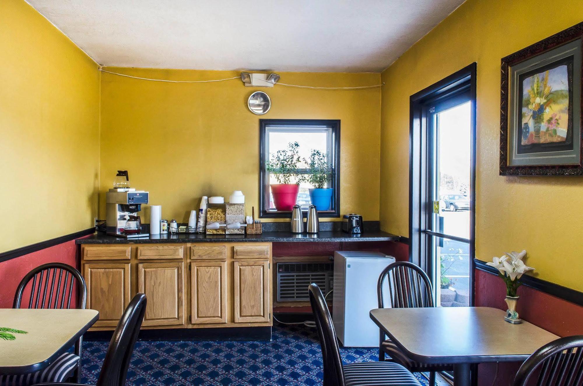 Relax Inn Lewisburg Bagian luar foto