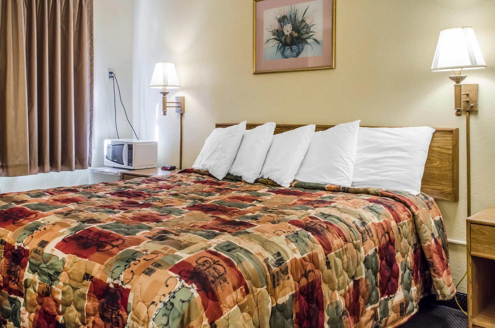 Relax Inn Lewisburg Bagian luar foto